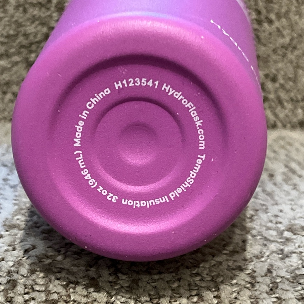 Hydro Flask Pink Tumbler 32oz - Picture 3 of 5